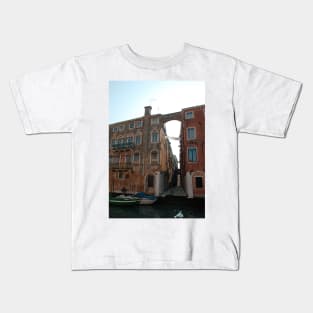 Arched Backstreet, Venice Kids T-Shirt